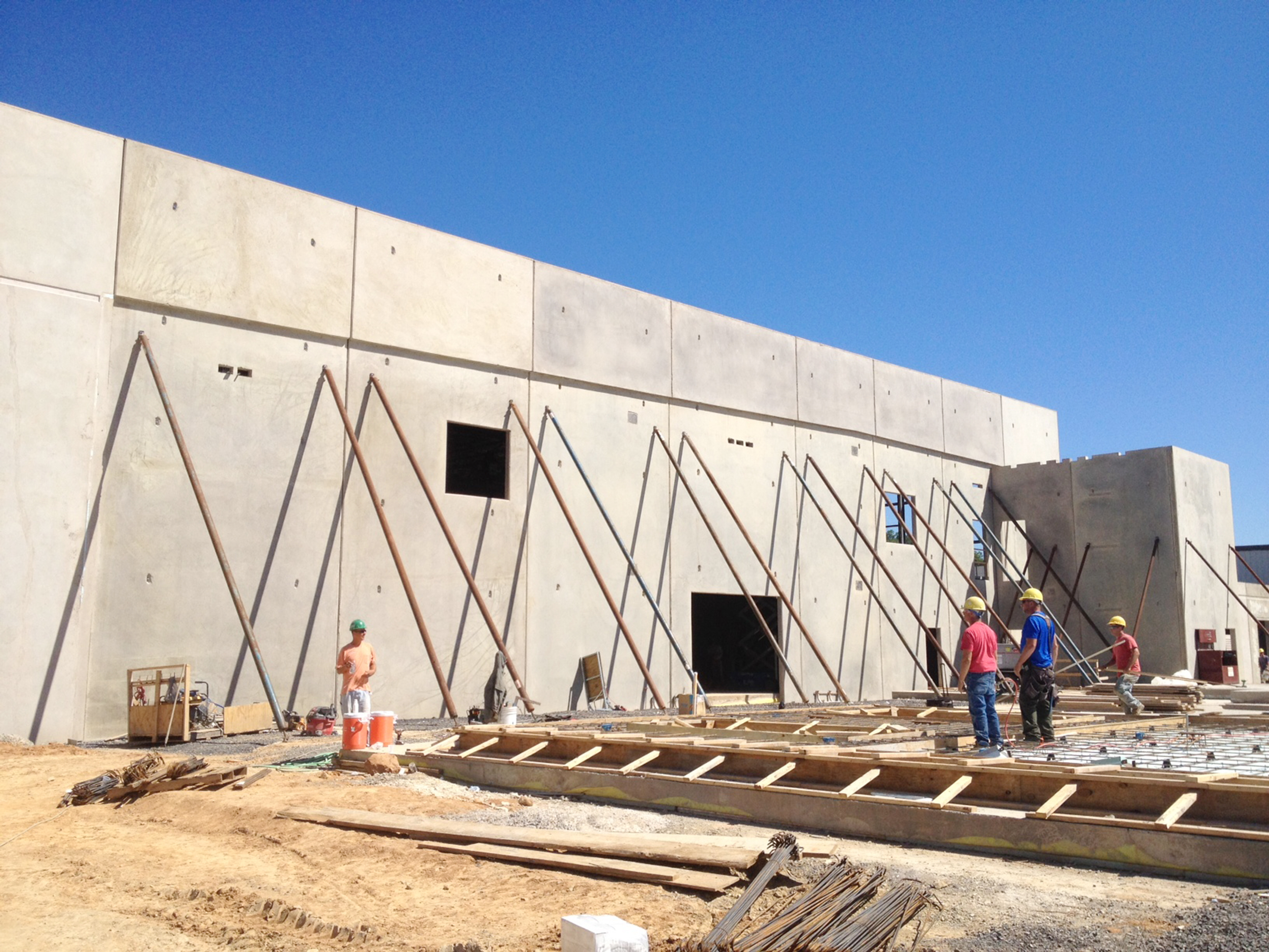 The Zartman team works on the GE Inspection Technologies building.