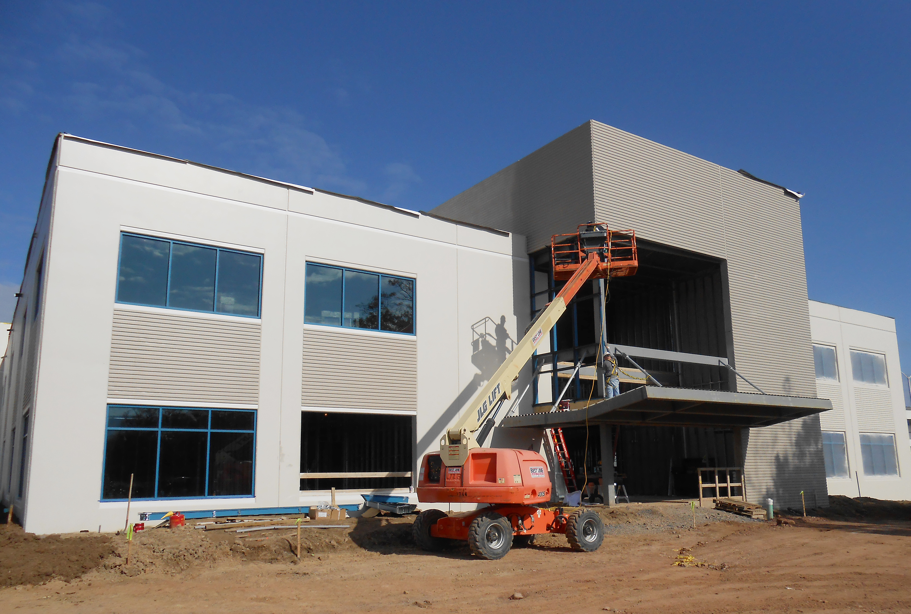 The Zartman team works on the GE Inspection Technologies building.