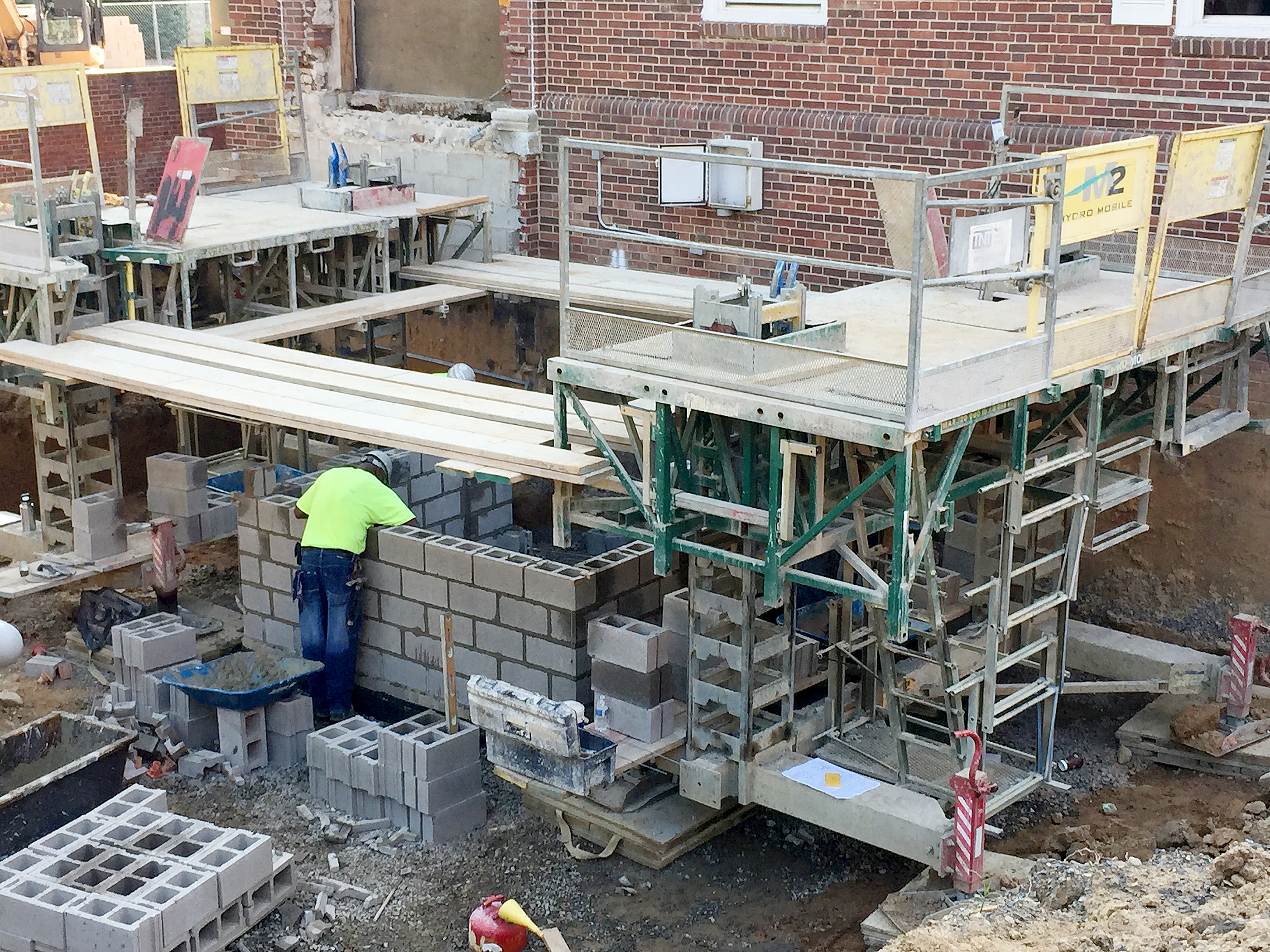 The Zartman Construction team works on the exterior of Hildreth-Mirza Hall at Bucknell University.