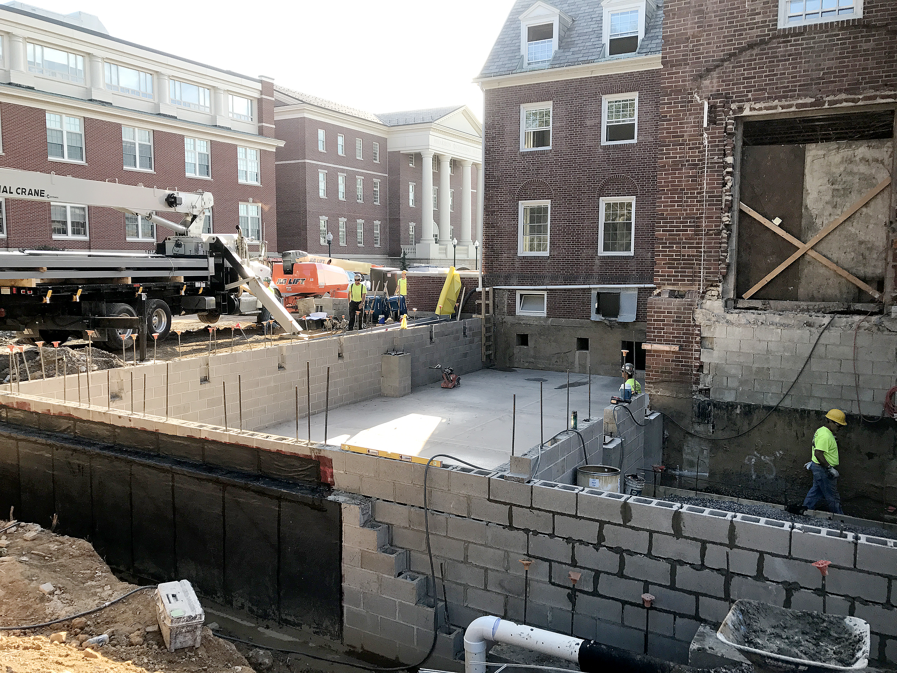 The Zartman Construction team works on the exterior of Hildreth-Mirza Hall at Bucknell University.