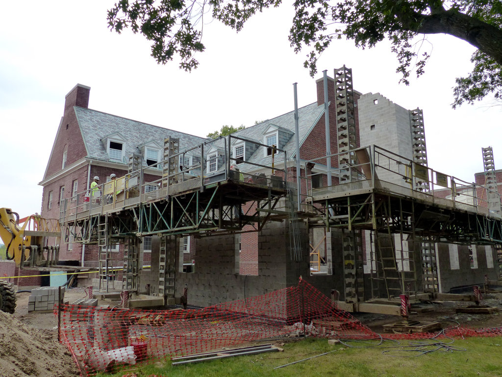 The Zartman Construction team works on the exterior of Hildreth-Mirza Hall at Bucknell University.